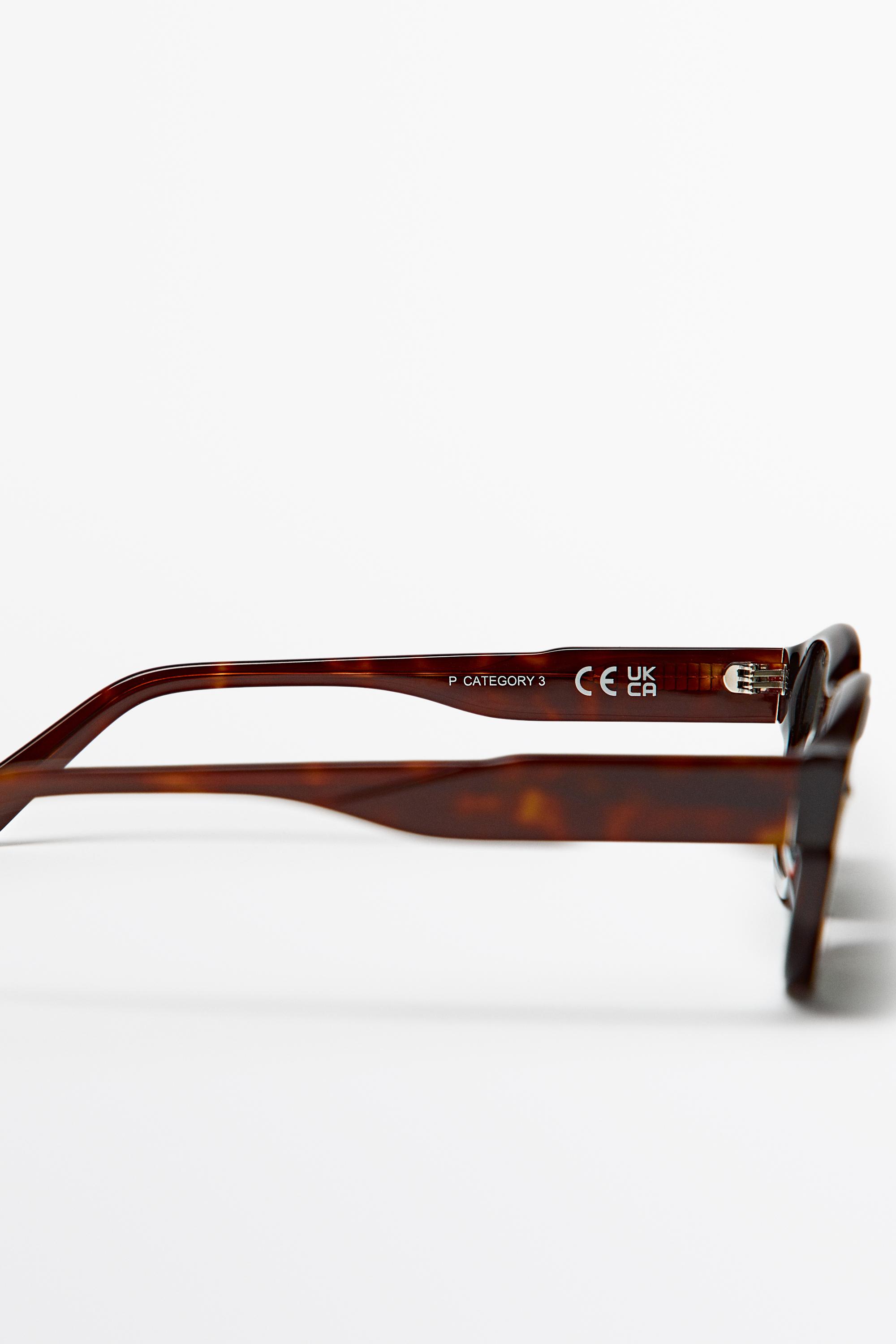 Round sunglasses